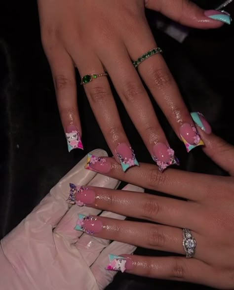 Valentines Nails French, Nail Inspo Hello Kitty, Duck Nails Short, French Tip Nails Pink, Azul Nails, Nails Sanrio, Nails Freestyle, Nails Airbrush, Nails Charm