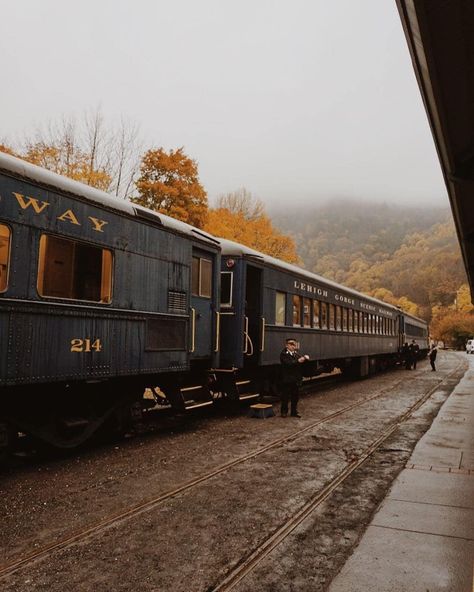 Who else has taken this scenic train path? 🛤 #ScenicPA  c Jim Thorpe Pennsylvania, Rainy Autumn, Night Walks, Street Art Photography, Adventure Travel Explore, Autumn Night, Adventure Photography, Mountain Town, Hot Tea