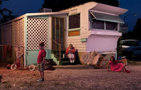 justin7 Justin Bettman, Gregory Crewdson Photography, Lise Sarfati, Suburban Gothic, Gregory Crewdson, Voodoo Child, Narrative Photography, Trailer Life, Photographie Portrait Inspiration