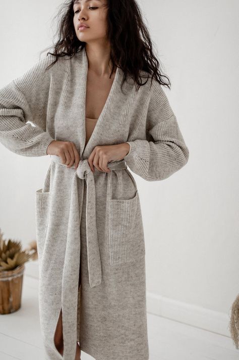 Long Chunky Knit Cardigan Outfit, Long Tie Cardigan Outfit, Oversized Wool Cardigan, Long Wool Cardigan, Slouchy Cardigan Outfit, Cl Photoshoot, Wrap Cardigan Outfit, 30s Wardrobe, 26 Aesthetic