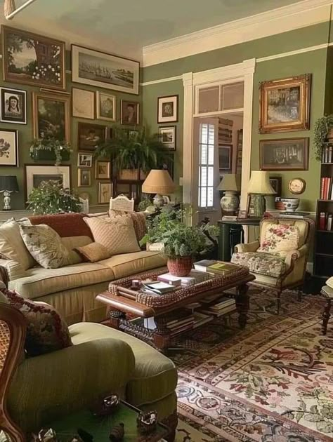 Salons Cottage, British Cottage, English Cottage Decor, English Country Decor, Cottage Living Rooms, Cottage Interior, Casas Coloniales, Country Living Room, Cottage Interiors