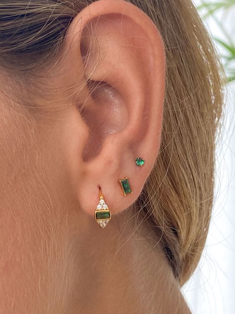 Dainty Stud Earrings, Stacked Piercings, Green Piercing, Grad Jewelry, Green Stud Earrings, Second Hole Earrings, Earring Inspo, Earrings Cartilage, Emerald Green Earrings