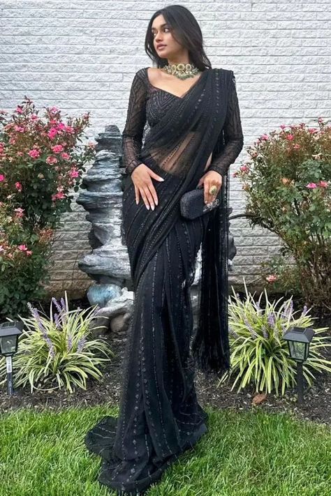 KUSH MALHOTRA - 25 "𝙎𝙝𝙚 𝙬𝙖𝙨 𝙝𝙞𝙨 𝙚𝙫𝙚𝙧𝙮𝙩𝙝𝙞𝙣𝙜. 𝙒𝙞… #romance #Romance #amreading #books #wattpad Lace Saree Blouse, Black Saree Designs, Black Net Saree, Full Sleeves Blouse Designs, Farewell Saree, Farewell Sarees, Full Sleeves Design, Sarees For Girls, Simple Saree Designs