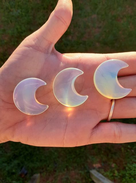 Opalite Aesthetic, Fairy Games, Shiny Rocks, Witch Things, Metaphysical Store, Magical Items, Crystal Reiki, Crystal Aesthetic, Muse Art