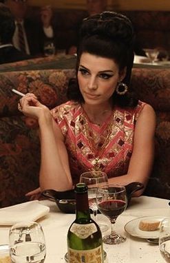 Megan Draper. She is my favorite Mad Men character she is so gorgeous! Mad Men Costume, Megan Draper, Mad Men Party, Jessica Pare, Men Costume, 60s Hair, Betty Draper, Mad Men Fashion, Don Draper