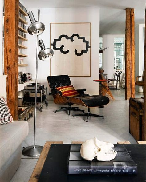 Bohemian-chic flat deliciously transformed in Malasaña Estilo Hipster, Interior Design Per La Casa, Style Deco, Design Del Prodotto, A Living Room, Eames Lounge Chair, Elle Decor, Eames Chair, Cheap Home Decor