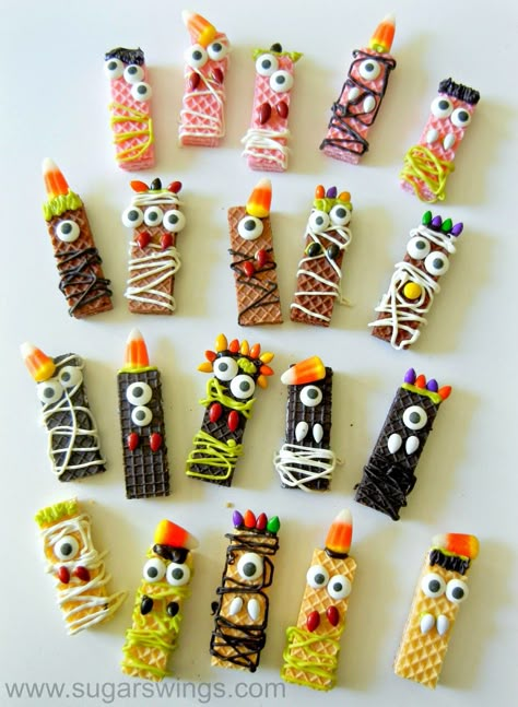 Blog about pop culture, edible crafts, sugar, geek, nerd and more Halloween Wafer Cookies, Halloween Edible Crafts, Sugar Wafers, Sugar Geek, Postres Halloween, Dulces Halloween, Party 2023, Monster Halloween, Edible Crafts