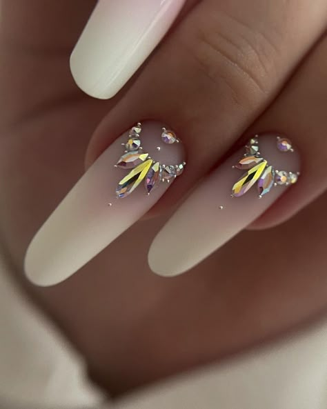 Nails Strass, Luxurious Nails, Slim Nails, Bling Bottles, Nails Designer, Swarovski Nails, Inspiration Nails, Colored Acrylic Nails, Nail Art Inspo