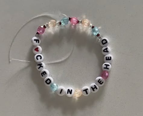 Eras Tour Bracelets Ideas Funny, Era Tour Bracelets Ideas, Eras Tour Earrings, Bracelets Eras Tour, Eras Bracelet, Eras Tour Friendship Bracelets, Swift Friendship Bracelets, Swift Bracelet, Taylor Swift Friendship Bracelets