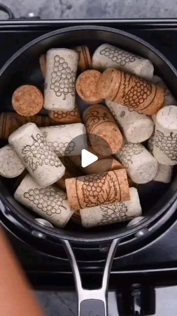 Diy Decoracion, Dollar Tree Diy Crafts, Wine Corks, Instagram Diy, Manualidades Diy, June 17, Wine Cork, Dollar Tree Diy, Cork