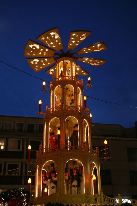 Bochum - Dr-Ruer-Platz - Weihnachtsmarkt 2011 36 ies - Category:Outdoor christmas pyramids in North Rhine-Westphalia - Wikimedia Commons German Christmas Pyramid, Christmas Pyramid, Christmas In Germany, North Rhine Westphalia, German Christmas, Wikimedia Commons, Outdoor Christmas, Pyramid, Wooden Toys