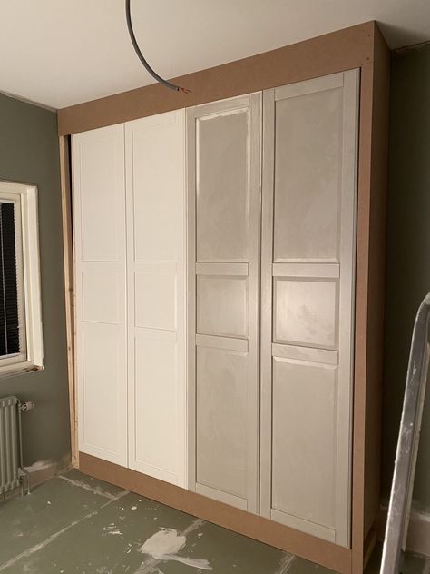 Ikea Pax Wardrobe Shaker, Ikea Built In Pax, Pax Hallway Closet, Build In Ikea Pax, Built In Wardrobe Ideas Ikea, Ikea Pax Built In Wardrobe, Build In Ikea Pax Wardrobe, Build In Wardrobe Ideas Bedroom, Build In Pax Wardrobe