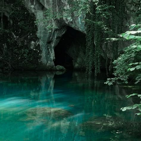 Underwater Ruins Concept Art, Mermaid Grotto Aesthetic, Cove Aesthetic, Mermaid Cove, Water Aesthetic, Mermaid Pictures, Aesthetic Space, Mermaid Aesthetic, Dark Cottagecore