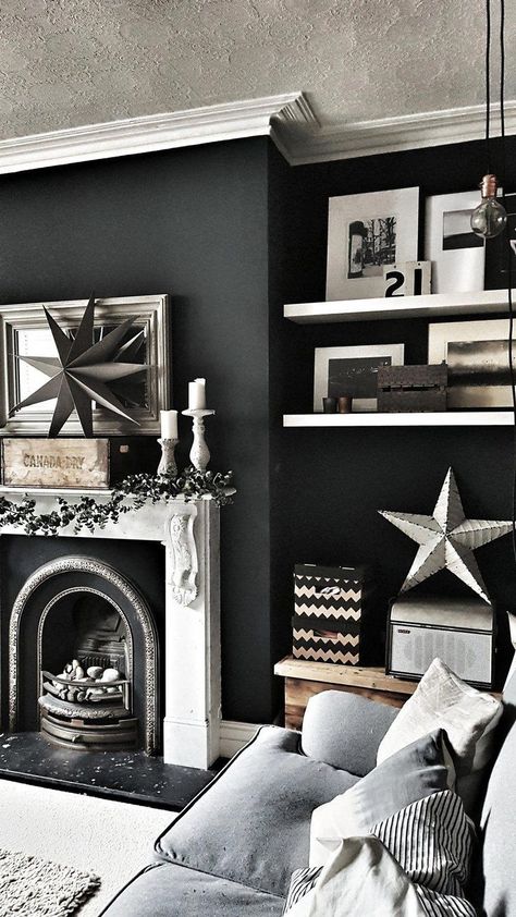 Black Walls Living Room, Hygge Living Room, Monochrome Living Room, Black And White Living Room, Dark Living Rooms, Small Living Room Design, Monochrome Palette, Cosy Living, Black Living Room