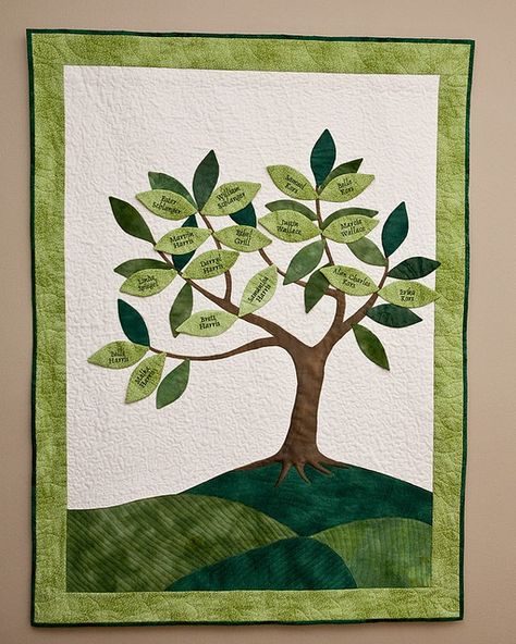 Family tree (front) (could also do this quilt without the names on the leaves for a more simple look: picture only!) Family Tree Quilt Patterns, Family Tree Quilt, Tree Quilt Pattern, Colchas Quilting, Tree Templates, Signature Quilts, Tree Quilt, Memory Quilt, Ideas Family