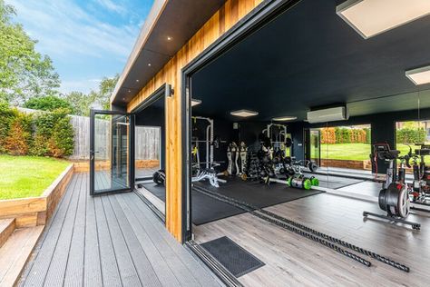 Outdoor Home Gym, Gym Shed, Backyard Gym, Dream Home Gym, Gym Design Interior, Bedroom Inspirations Minimalist, House Gym, Home Gym Flooring, Home Gym Garage