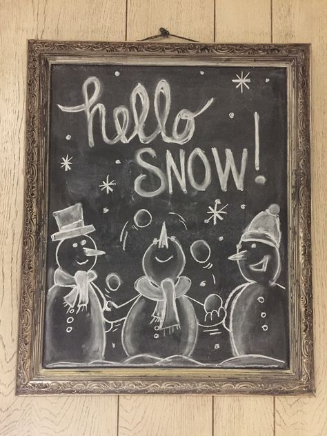 Chalk Winter Art, Winter Chalk Drawings, Winter Blackboard Ideas, Chalk Christmas Art, Snowman Chalkboard Art, January Chalkboard Art, Winter Chalk Art, White Chalk Art, Winter Chalkboard Art