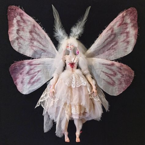 Textile Art Dolls, Mushroom Crafts, Moth Art, Fantasy Art Dolls, Fantasy Doll, Forest Creatures, Polymer Clay Dolls, Doll Painting, Unique Dolls