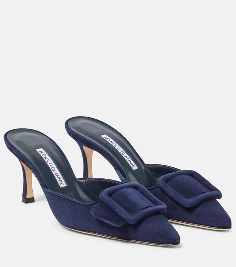 Maysale suede mules in blue - Manolo Blahnik | Mytheresa Manolo Blahnik Mules Outfit, Manolo Blahnik Mules, Manolo Blahnik Maysale, Manolo Blahnik Blue, Mules Outfit, Amina Muaddi Shoes, Summer Shoes Heels, Brooklyn Townhouse, 2024 Shoes