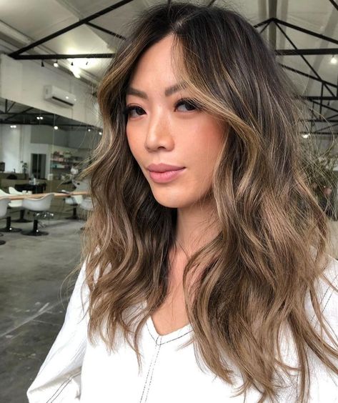 FUTURE PROOF 💚 #FutureProofBronde goals via @charlie_edwardsandco at our Fitzroy Location ✨ Styled using @ghdhair + @virtuelabs Click the… Asian Brown Hair, Asian Hair Dye, Asian Hair Highlights, Balayage Asian Hair, Blonde Asian Hair, Asian Balayage, Asian Skin Tone, Hair Color Asian, Asian Skin