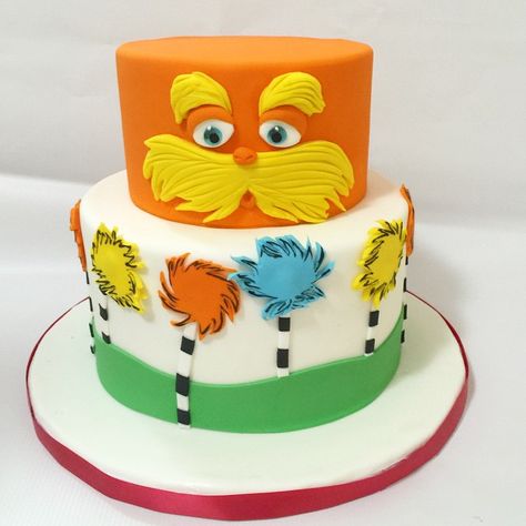 Lorax and Dr. Suess Inspired Cake Dr Suess Cakes, Lorax Birthday, Dr Seuss Cake, Dr Seuss Birthday Party, Family Cake, Themed Birthday Cakes, Dr Suess, Fake Bake, Cake Gallery