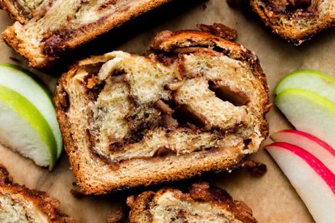 Up your baking game by going beyond the typical chocolate or cinnamon varieties with these deeper fall flavors. Cinnamon Babka Recipe, Babka Recipes, Cinnamon Babka, Cinnamon Filling, Apples And Cinnamon, Babka Recipe, Sweet Apples, Swirl Bread, Cinnamon Crumble