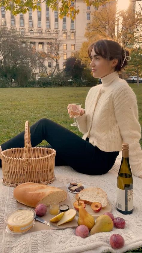 Fall Picnic Outfit, Fall Picnic Ideas, Parisian Picnic, Picnic Outfit, Forest Theme Wedding, Fall Picnic, Picnic Ideas, Picnic Date, Forest Theme