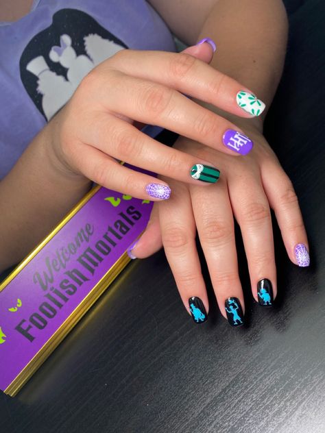 Disney Haunted Mansion Nail Art, Haunted Mansion Nails Disney, Disney Villains Nails, Haunted Mansion Nails, Maleficent Nails, Disney Halloween Nails, Alice In Wonderland Nails, Coco Nails, Nightmare Before Christmas Nails