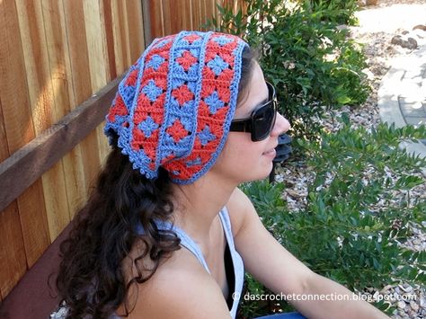 Mini Granny Square Bandana Granny Square Bandana Pattern, Free Crochet Bandana, Granny Square Bandana, Kerchief Pattern, Triangle Head, Tl Yarn Crafts, Trendy Headbands, Bralette Pattern, Flower Granny Square