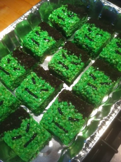 DIY - Sweet Treats : Incredible Hulk Rice Krispie Treats First Birthday Party Food, Superhero First Birthday, Hulk Birthday Parties, Hulk Party, Marvel Birthday Party, Marvel Party, Hulk Birthday, Avenger Birthday Party, Avengers Party