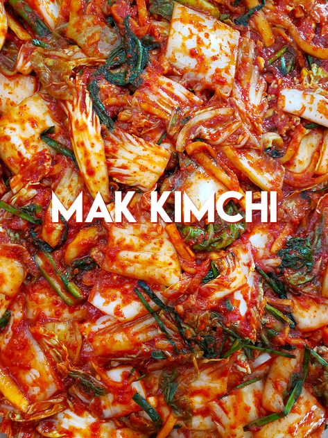 Kim Chee Recipe, Seoul Foods, Kimchi Food, Kim Chee, Seonkyoung Longest, Korean Kimchi, Pickles Recipe, Kimchi Recipe, Garlic Chives