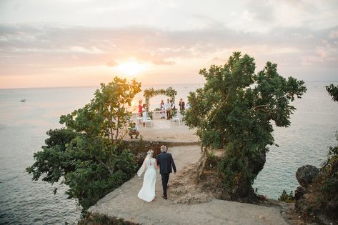 Bali Wedding on a cliff top with stunning sunset view Romantic Sunset Wedding, Cliff Wedding, Wedding In Bali, Moon Wedding, Boho Beach Wedding, Fairy Wedding, Weddings By Color, Malibu Beaches, Bali Wedding