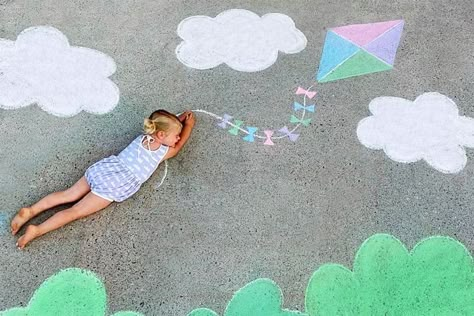 Chalk Photoshoot, Sidewalk Chalk Photos, Driveway Art, Chalk Photography, Chalk Photos, Chalk Activities, Fun Chalk Art, Mum And Daughter, Shop Exterior