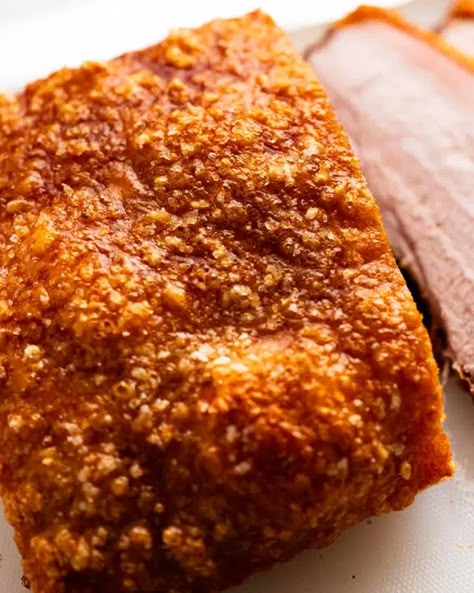 Kau Yuk, Roasted Pork Belly Recipe, Pork Belly Recipes Crispy, Recipe For Pork, Brazilian Recipes, Cauliflower Puree, Filipino Foods, Pork Belly Recipes, Crispy Pork Belly