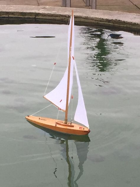 Bowman Gull with new rigging Sailboat Model, Pond Yachts, Yacht Model, Toy Boats, Betrayal Quotes, Model Sailboat, Toy Boat, Toy Plane, Sail Boats