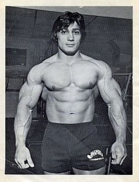 Danny "The Giant Killer" Padilla Danny Padilla, Sergio Oliva, Golden Era Bodybuilding, Old School Bodybuilding, Classic Bodybuilding, Bodybuilding Humor, Frank Zane, Joe Weider, Lou Ferrigno