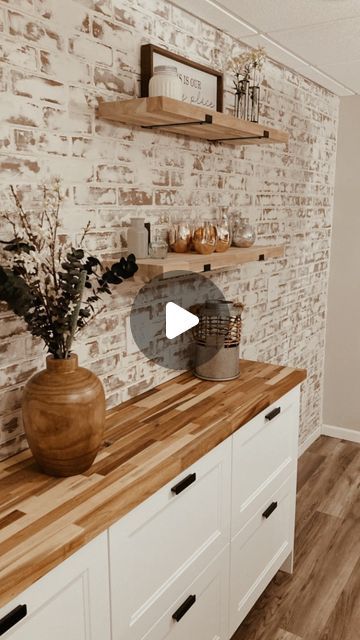 Sarah | DIY & Decor Expert on Instagram: "It all started because we had very little money remaining after our DIY kitchen renovation.  We still had the backsplash left to do, but didn’t want to invest thousands more, so we decided to use a faux brick panel instead.   Then, after sharing the project, we had such a huge interest, we created a course. We are teachers by day, so this part came very easy to us.  With our course, designed by 2 teachers, we start with the very basics, and then show you how to transform your entire space.   We take all the guesswork out of the entire process from shopping, measuring, cutting, and even offer a design module to choose the perfect spot for your accent wall.   🔵 Our course starts at the very beginning with proper measuring, budgeting of materials and Faux Brick Wall In Kitchen, Faux Brick Backsplash Kitchen Diy, Faux Brick Wall Kitchen, Diy Backsplash Ideas On A Budget, Faux Brick Backsplash Kitchen, Brick Accent Wall Ideas, Brick Accent Wall Kitchen, Kitchen Feature Wall Ideas, Kitchen Accent Wall Ideas