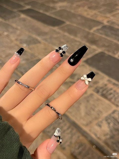 Korean Nail, Korean Nail Art, Asian Nails, Black Acrylic Nails, Hello Nails, Punk Nails, Korean Nails, Simple Gel Nails, Pointed Nails