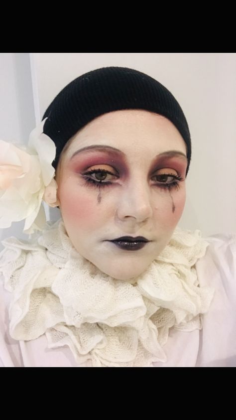 Halloween 2019 Pierott Clown Makeup, Circus Makeup Ideas, Vintage Circus Makeup, Pierott Clown, Pierrot Clown Makeup, Pantomime Makeup, Vintage Mime, Vintage Clown Makeup, French Clown