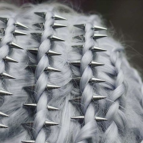 Hair Spikes, Phoenix Hair, Twisted Hair, New Hair Trends, Peinados Fáciles Para Cabello Corto, Edgy Hair, Hair Shows, Alternative Hair, Pastel Hair