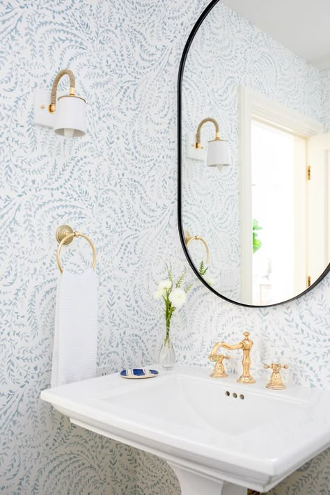 powder room | blue | brass | wallpaper | blue wallpaper | patterned wallpaper | serena & lily | design | interior design | interiors Powder Room Ideas Wallpaper, Wallpaper Half Bath, Powder Bath Wallpaper, Half Bath Wallpaper, Blue Powder Room, Small Powder Room Wallpaper, California Interior Design, Serena And Lily Wallpaper, Powder Room Tile