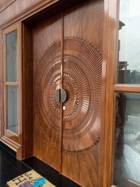 Main Door Sagwan, Main Gate Design Entrance Wooden Doors, Bungalow Main Door Design, Carving Main Door Design, Home Double Door Design, Main Wooden Doors Entrance, Double Door Main Entrance Design, Wooden Double Door Entrance, Wood Main Door Design Entrance