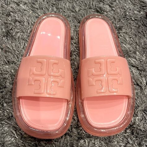 Tory Burch bubble jelly . Size 7. Color,Pink salt. EUC Pink Tory Burch Sandals, Tory Burch Bubble Jelly, Tory Burch Sandals, Pink Salt, Tory Burch Shoes, Jelly, Tory Burch, Salt, Bubbles