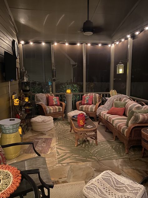 Comfy Porch Space College House Front Porch, Back Porch Aesthetic, Summer Decorations For Classroom, Porch Room Ideas, Bohemian Porch, Diy Paper Crafts For Kids, Summer Decorations For Home, Backyard Garden Inspiration, Summer Patio Decor