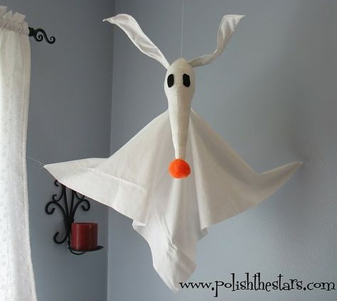 D.I.Y. Zero from Nightmare Before Christmas. Christmas Party Inspiration, Zero Nightmare Before Christmas, Dekorasi Halloween, Halloween Decor Diy, Nightmare Before Christmas Decorations, Casa Halloween, Christmas Tattoo, Diy Halloween Decor, Nightmare Before Christmas Halloween