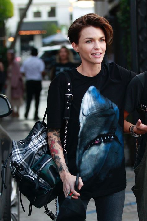 Ruby Rose Haircut, Ruby Rose Style, Ruby Rose Hair, Haircut Short Hair, Rubi Rose, Androgynous Hair, Haircut Short, Shot Hair Styles, Androgynous Fashion