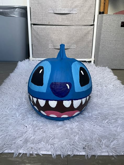 Halloweentown Pumpkin Painting, Carveless Pumpkin Ideas, Stitch Pumpkin Ideas, Pumpkin Disney Painting, Stitch Pumpkin Painting Ideas, Caroline Pumpkin Painting, Little Mermaid Pumpkin Painting Ideas, Pumpkin Painting Ideas Stitch, Painted Disney Pumpkins