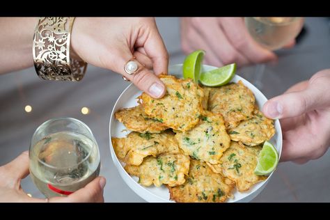 Mention whitebait fritters and suddenly everyone is in the kitchen eating them straight from the pan with a squeeze of lemon. Make a little go a long way by making mini fritters. All you need are eggs to bind the whitebait together, parsley, salt and pepper to season and butter to cook these delicate delights. The flavour speaks for itself. Whitebait Fritters, Mushroom Tarts, Steak And Mushroom Pie, Shrimp Pasta Recipes Easy, Kiwi Recipes, Fish Meals, Lolly Cake, Mushroom Tart, Eating Well Recipes