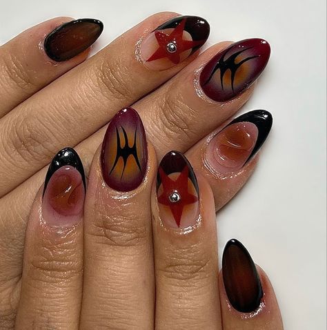 Fairy Grunge Nails Acrylic, Alt Fall Nails, Fairy Grunge Nail Ideas, Waterdrop Nails, Nail Art Grunge, Cute Grunge Nails, Whimsigoth Nails, Grey Winter Nails, Funky Nail Ideas