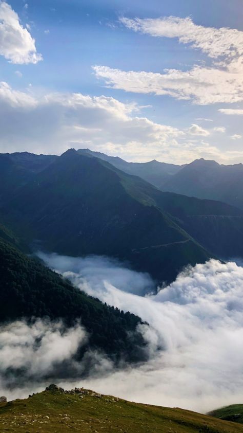 Mountains With Clouds, Human Evolution Tree, Nepal Landscape, Cloudy Mountains, Mountains And Sky, Clouds And Mountains, Weather Wallpaper, Mountain Top View, Mountain Clouds